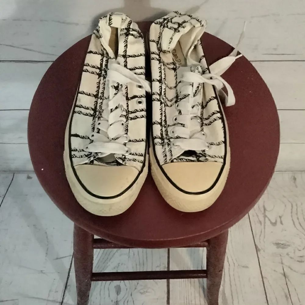 "Rue21"woman's sneakers